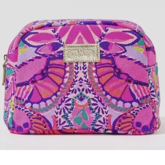Lilly Pulitzer Handbags - Lilly Pulitzer cosmetic pouch in resort White she’s too fly NWT